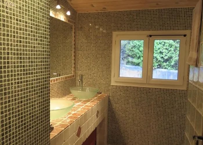 Charming Provencal With Exclusive Privacy Villa *