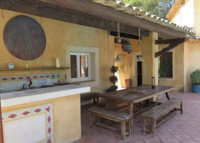 Charming Provencal With Exclusive Privacy Villa Aix-en-Provence