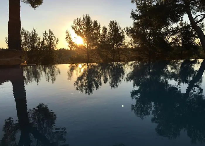 Villa Charming Provencal With Exclusive Privacy