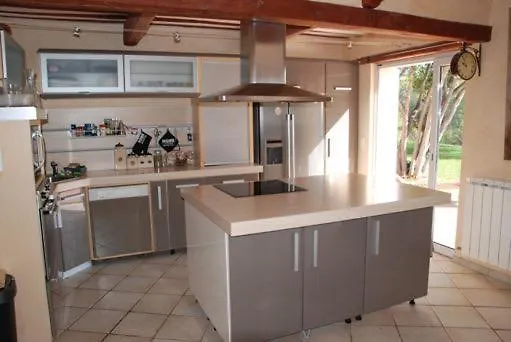 Villa Charming Provencal With Exclusive Privacy